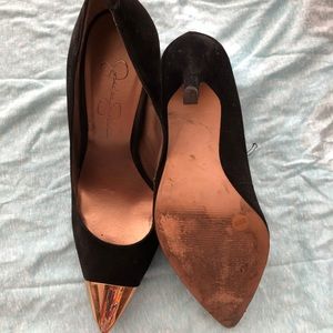 Jessica Simpson Black/Gold Pumps